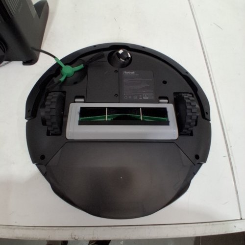 IROBOT ROOMBA VAC 2 ESSENTIAL ROBOT VACUUM WITH AUTOEMPTY DOCK - BLACK - (MODEL: Q052020) image 8