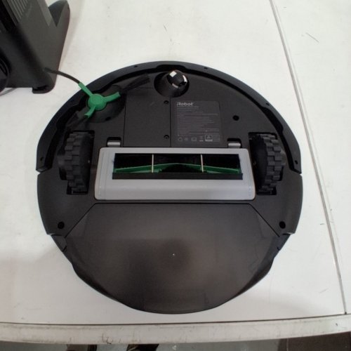 IROBOT ROOMBA VAC 2 ESSENTIAL ROBOT VACUUM WITH AUTOEMPTY DOCK - BLACK - (MODEL: Q052020) image 10