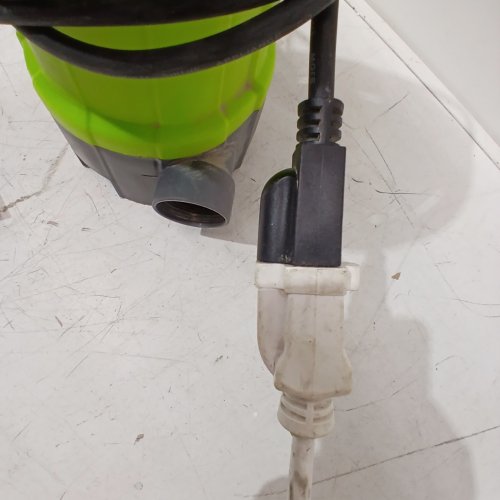 FLUENTPOWER SUBMERSIBLE PUMP WITH FLOAT SWITCH AND HOSE CONNECTOR - 3/4HP 3300GPH - GREEN - (MODEL: FSP750DW) image 2