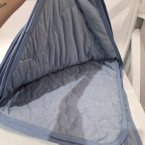 BERKSHIRE REVERSIBLE DOWN-ALTERNATIVE COOLING BLANKET - QUEEN - BLUE (MODEL: 1986200) image 3