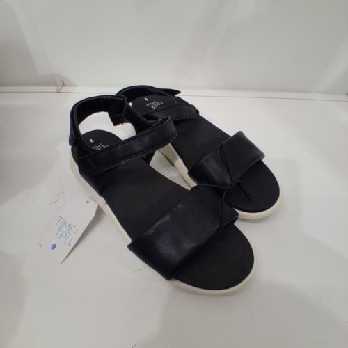 WOMEN'S TIME AND TRU STRAPPY SANDALS - SIZE 9 - BLACK (STYLE: 29SABRINAM26) image 4