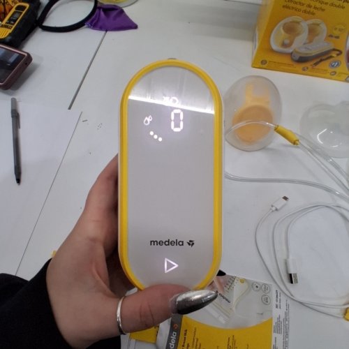MEDELA FREESTYLE MINI HANDS-FREE DOUBLE ELECTRIC BREAST PUMPS - WHITE/YELLOW image 2