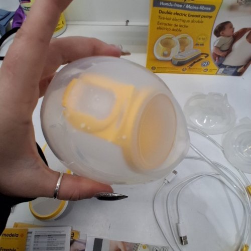 MEDELA FREESTYLE MINI HANDS-FREE DOUBLE ELECTRIC BREAST PUMPS - WHITE/YELLOW image 5