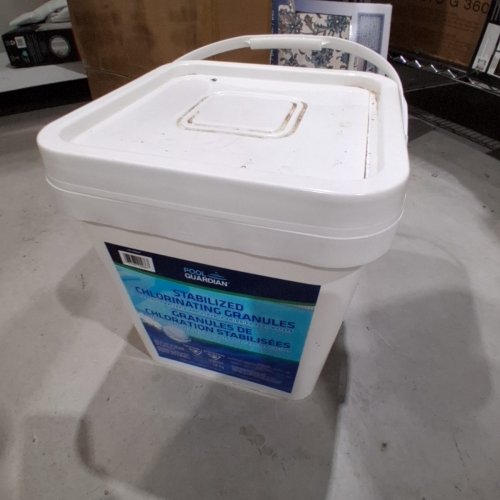 POOL GUARDIAN STABILIZED CHLORINATING POOL GRANULES - 18KG - (MODEL-1988543) image 2