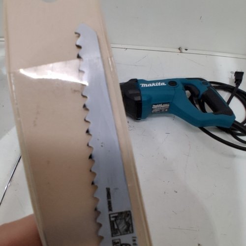 MAKITA CORDED ELECTRIC RECIPRO SAW - 12AMP - 3000 STROKES PER MINUTE - 1-3/16" STROKE (MODEL: JR3051T) image 5