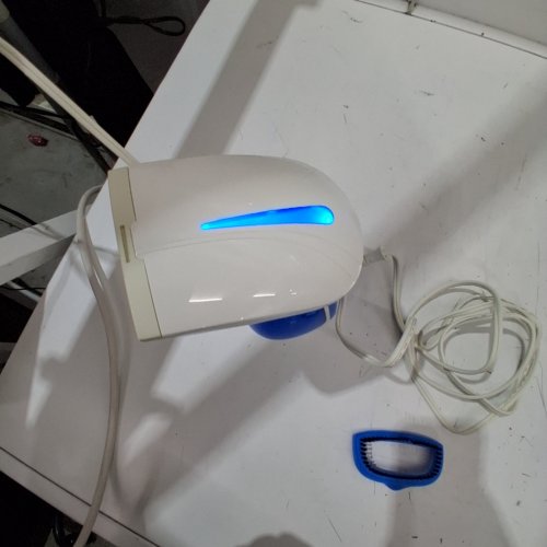 HAMILTON BEACH HANDHELD GARMENT STEAMER WITH BRUSH ATTACHMENT - BLUE/WHITE (MODEL: 11556C) image 2