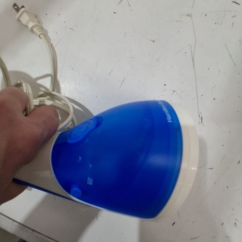 HAMILTON BEACH HANDHELD GARMENT STEAMER WITH BRUSH ATTACHMENT - BLUE/WHITE (MODEL: 11556C) image 4