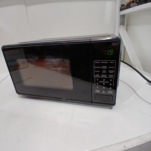 MAINSTAYS COUNTERTOP MICROWAVE OVEN - 0.7 CU FT - 700W - BLACK (MODEL: MSCMVB07BK-L2) image 3
