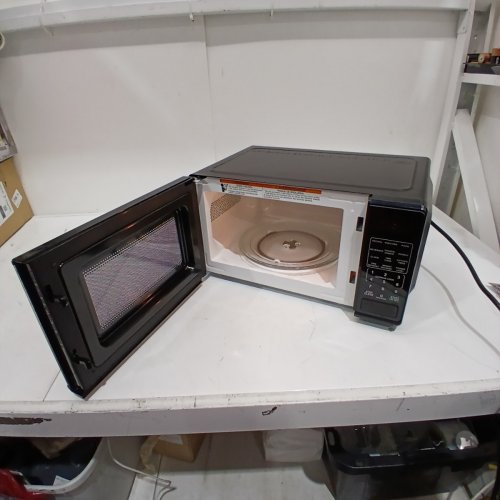 MAINSTAYS COUNTERTOP MICROWAVE OVEN - 0.7 CU FT - 700W - BLACK (MODEL: MSCMVB07BK-L2) image 5