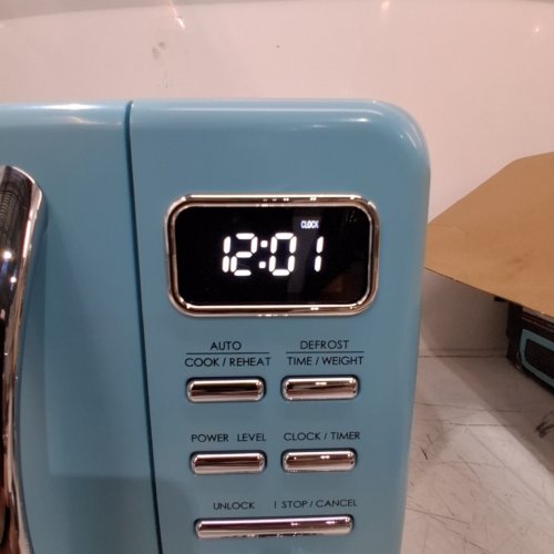 GALANZ RETRO-STYLE DIGITAL MICROWAVE OVEN - 0.7CU.FT - BLUE (MODEL: GLCMKZ07BER07) image 2