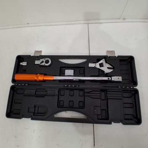 VEVOR AJUSTABLE CLICK TORQUE WRENCH SET - 20-160 LBF-FT - ORANGE/CHROME (MODEL: HGKN20035) image 2