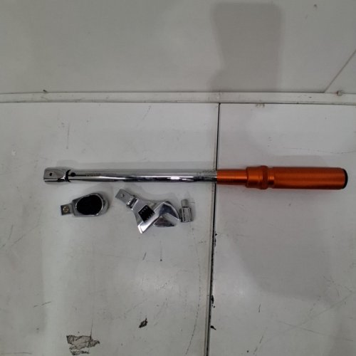 VEVOR AJUSTABLE CLICK TORQUE WRENCH SET - 20-160 LBF-FT - ORANGE/CHROME (MODEL: HGKN20035) image 3