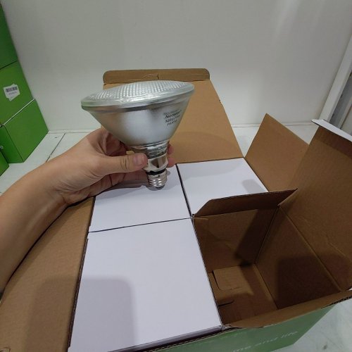 4PK NIOCLERCE HALOGEN PAR38 LIGHT BULBS - 2800 K - WARM WHITE image 2