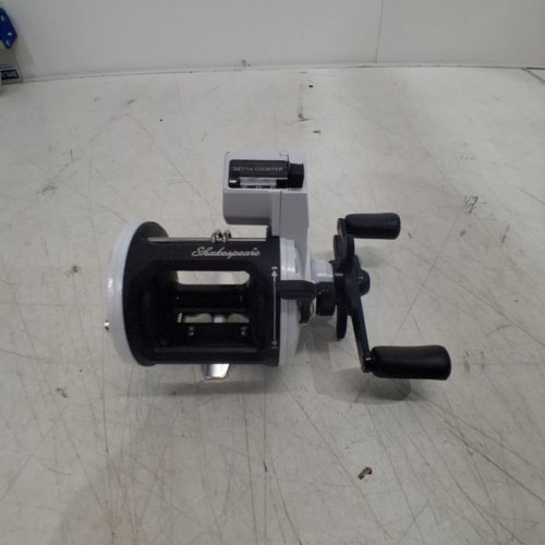 SHAKESPEARE ATS TROLLING REEL WITH MECHANICAL LINE COUNTER - 5.1:1 GEAR RATIO - RIGHT-HANDED - BLACK/WHITE (MODEL: USR20LC) image 2