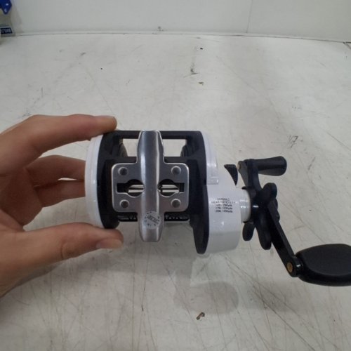 SHAKESPEARE ATS TROLLING REEL WITH MECHANICAL LINE COUNTER - 5.1:1 GEAR RATIO - RIGHT-HANDED - BLACK/WHITE (MODEL: USR20LC) image 4