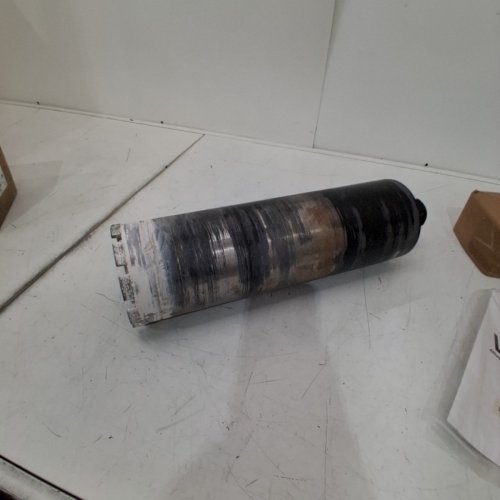 VEVOR WET DIAMOND CORE DRILL BIT - 4.5" DIAMETER, 14" DRILLING DEPTH, 1-1/4 IN-7 INTERNAL THREAD - BLACK (MODEL: 114*350) image 2