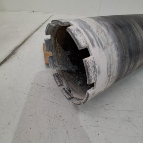 VEVOR WET DIAMOND CORE DRILL BIT - 4.5" DIAMETER, 14" DRILLING DEPTH, 1-1/4 IN-7 INTERNAL THREAD - BLACK (MODEL: 114*350) image 3