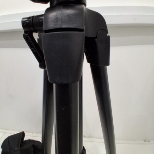 VIVITAR PRO CAMERA TRIPOD - 67" - BLACK (MODEL: VIVVPT4867-FR-NOC) image 3