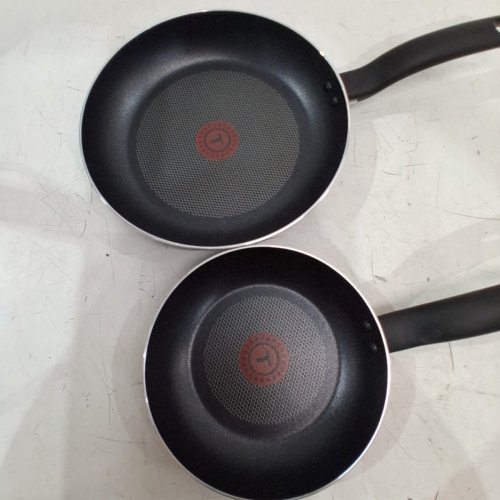 2PC T-FAL NONSSTICK FRYPAN SET - 7.5" / 10" - BLACK/SILVER/RED (MODEL: C518S2ID) image 3