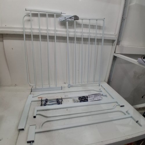 REGALO EASY STEP EXTRA WIDE BABY GATE - 30" X 29"-49" - WHITE (MODEL: 1164 EW DS) image 2