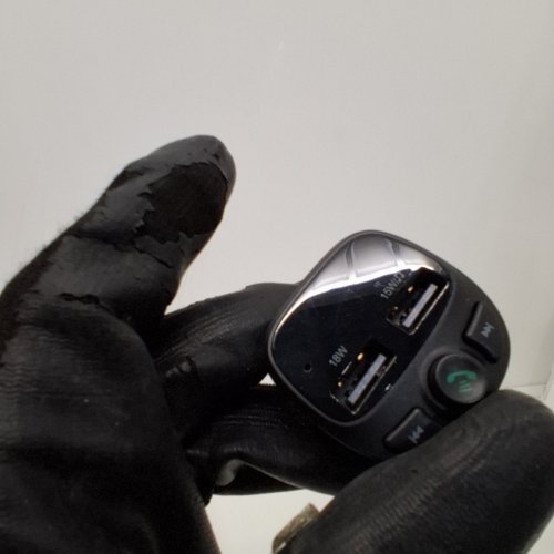 DEALWORTHY BLUETOOTH AND FM RADIO TRANSMITTER WITH 2 USB-A PORTS - BLACK image 3