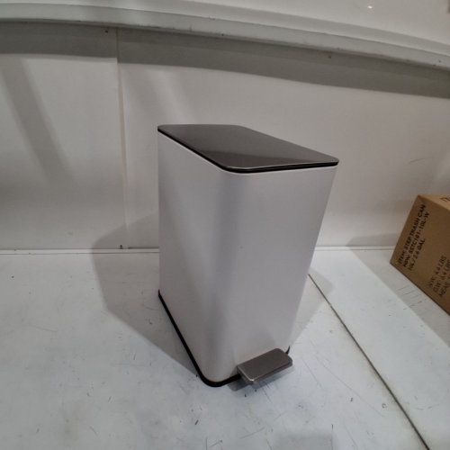 FURRNOOK STAINLESS STEEL ANTI-SLIP TRASH CAN WITH LINER LOCK SYSTEM - 13.1" X 7.4" X 15" - 10 L - WHITE (MODEL: SSTC101-10 L-W) image 2