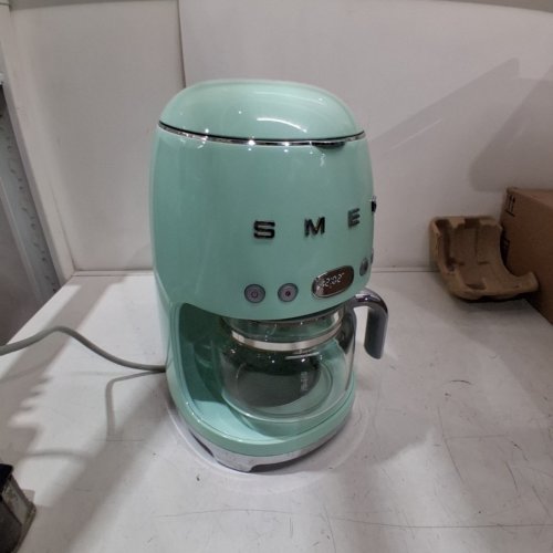SMEG 50'S RETRO STYLE DRIP FILTER COFFEE MACHINE - 10 CUPS CAPACITY - 1050W - PASTEL GREEN (MODEL: DCF02PGUS) image 3