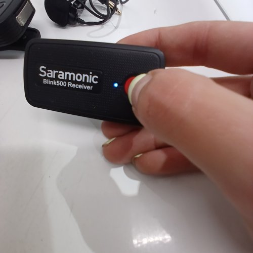 SARAMONIC ULTRACOMPACT WIRELESS DUAL-CHANNEL LAVALIER MICROPHONE SYSTEM TX+TX+RX FOR DSLR MIRRORLESS VIDEO - BLACK (MODEL: BLINK500 B2) image 2