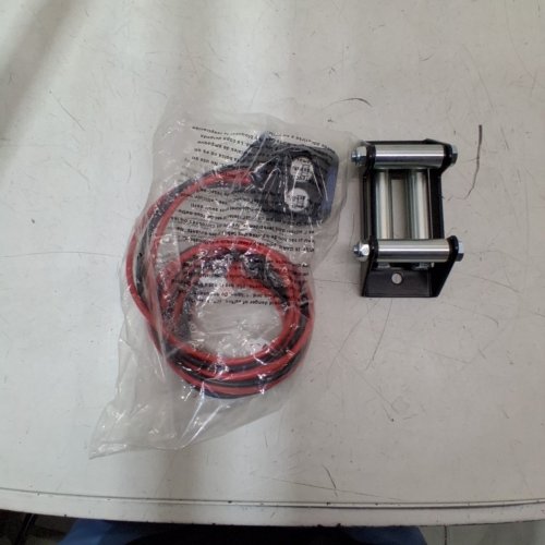 2PC CHAMPION POWER WINCH REMOTE AND ROLLER FAIRLEAD - FIT 13004 MODEL - BLACK/RED image 3