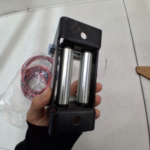 2PC CHAMPION POWER WINCH REMOTE AND ROLLER FAIRLEAD - FIT 13004 MODEL - BLACK/RED image 5