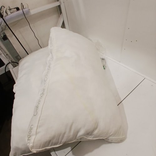 2PK CALVIN KLEIN PREMIUM LUXURY FIBER PILLOWS, 300 THREAD COUNT - COTTON SATEEN - KING SIZE - (MODEL: 1918171) image 2