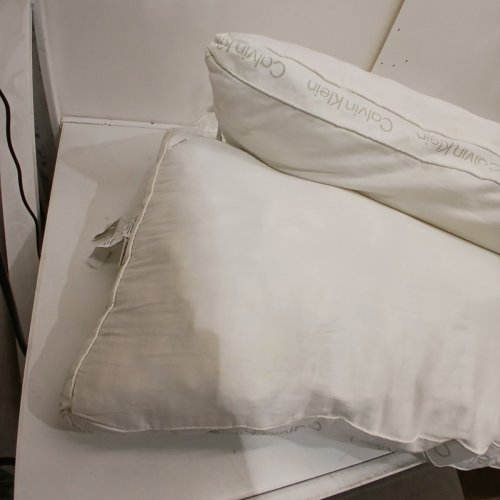 2PK CALVIN KLEIN PREMIUM LUXURY FIBER PILLOWS, 300 THREAD COUNT - COTTON SATEEN - KING SIZE - (MODEL: 1918171) image 3