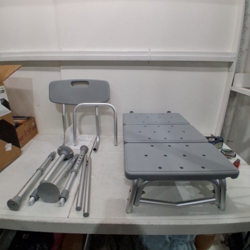 MEDLINE GUARDIAN BATHTUB TRANSFER BENCH WITH BACK SUPPORT & SUCTION FEET - 400LBS CAPACITY - GREY (MODEL: G3-100KBX1) image 2