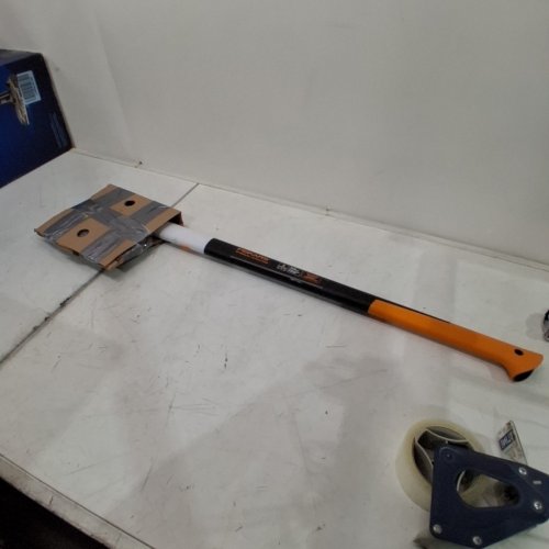 FISKARS X27 SUPER SPLITTING AXE - 36" - ORANGE/BLACK image 4