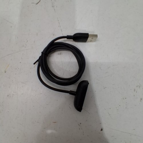 ONN CHARGER FOR FITBIT INSPIRE 2 - 3FT - BLACK (MODEL:WAABLK100111514) image 2
