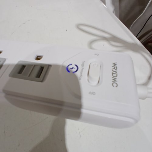 WRXDMC POWER STRIP SURGE PROTECTOR WITH USB PORTS - 5FT CORD; 5 OUTLETS; 2 USB PORTS; 1 TYPE-C PORT - WHITE image 2