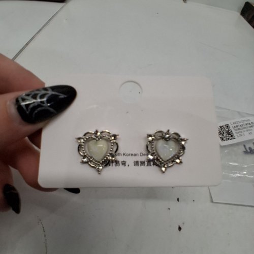 1PR WOMENS HEART-SHAPED STUD EARRINGS - SILVER TONE image 3