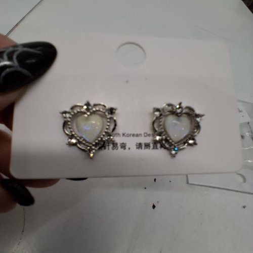 1PR WOMENS HEART-SHAPED STUD EARRINGS - SILVER TONE image 4