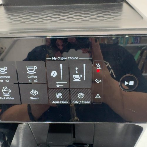 PHILIPS 2200 SERIES FULLY AUTOMATIC ESPRESSO/COFFEE MACHINE WITH BUILT-IN MILK FROTHER & GRINDER - BLACK (MODEL: EP2220/14) image 2