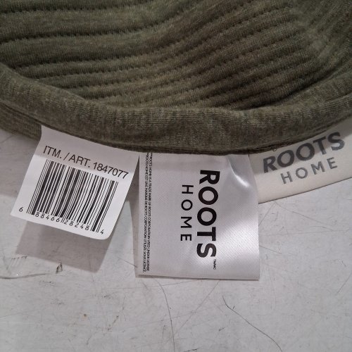 ROOTS HOME JERSEY BLANKET - QUEEN - GREEN (ITEM: 1847077) image 2