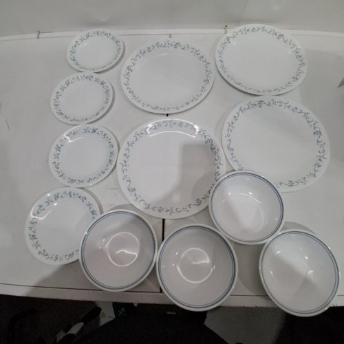 12PC CORELLE DINNERWARE SET - WHITE AND BLUE (STYLE: COUNTRY COTTAGE) image 3