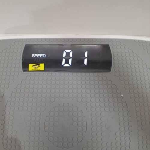 MERACH WHOLE BODY WORKOUT VIBRATION PLATE - 300LBS CAP - GREY/WHITE (MODEL:MR-2398G1) image 2