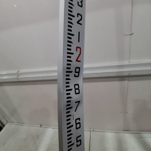 ALUMINUM 3-SECTION SURVEY MEASURING ROD WITH BUBBLE LEVEL AND CARRY BAG - 9FT/10THS - SILVER/ORANGE (MODEL: 9FT3J10) image 6