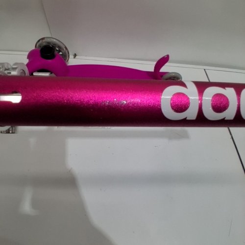 KIDS DADDYCHILD LIGHT UP FOLDING KICK SCOOTER - PINK - (S010) image 3