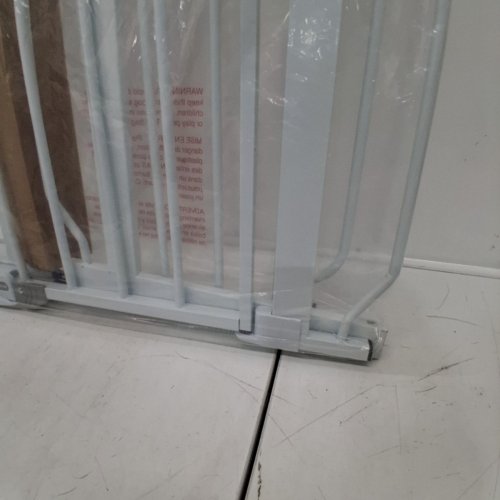 REGALO EASY STEP EXTRA WIDE METAL SAFETY GATE - 30" X 29"- 49" - WHITE (MODEL: 1164EWDS) image 3