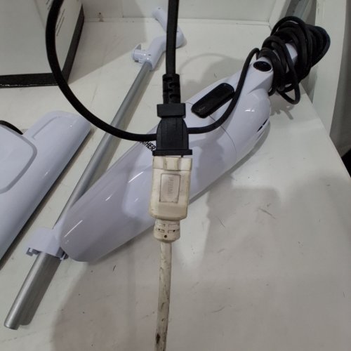 BISSELL FEATHERWEIGHT 3-IN-1 STICK/HAND VACUUM CLEANER - WHITE - (MODEL: 2033J) image 2
