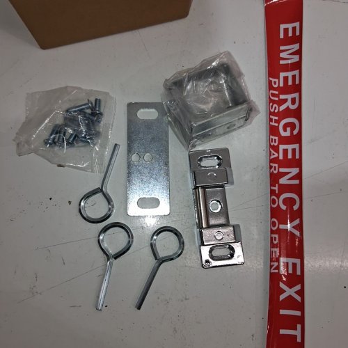 VEVOR PUSH COMMERCIAL EMERGENCY BAR EXIT DEVICE - 2.6" X 6.02" X 28" - SILVER (MODEL: A-UL600P) image 3