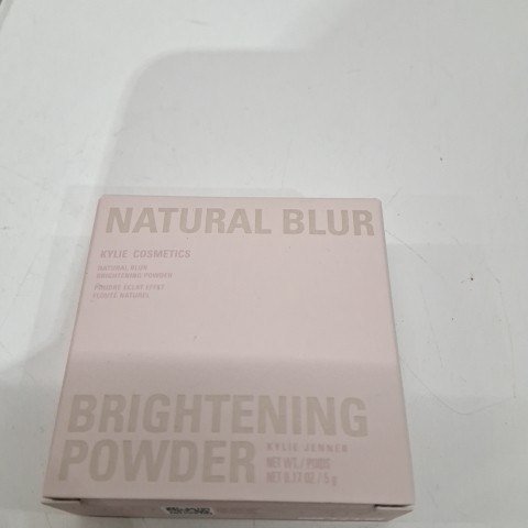 KYLIE COSMETICS NATURAL BLUR BRIGHTENING POWDER - 218 DEEP PEACH - 5G image 2