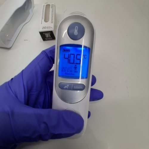 BRAUN THERMOSCAN 7 EAR THERMOMETER WITH AGE PRECISION FOR INFANTS, CHILDREN AND ADULTS (MODEL:IRT6520CA) image 2