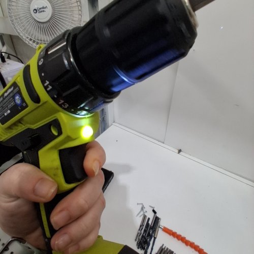 PULITUO BATTERY POWERED CORDLESS DRILL KIT WITH LED LIGHT - GREEN (MODEL: DC7720S) image 2
